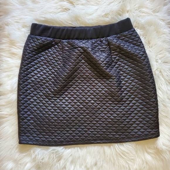 Textured Skirt - Picture 2 of 3